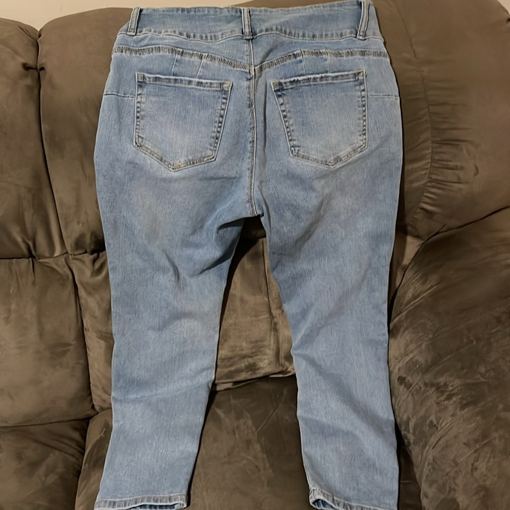 Womens New with tags Light Blue Jeans faded details HighRiseSkinny size 12petite - Picture 4 of 4